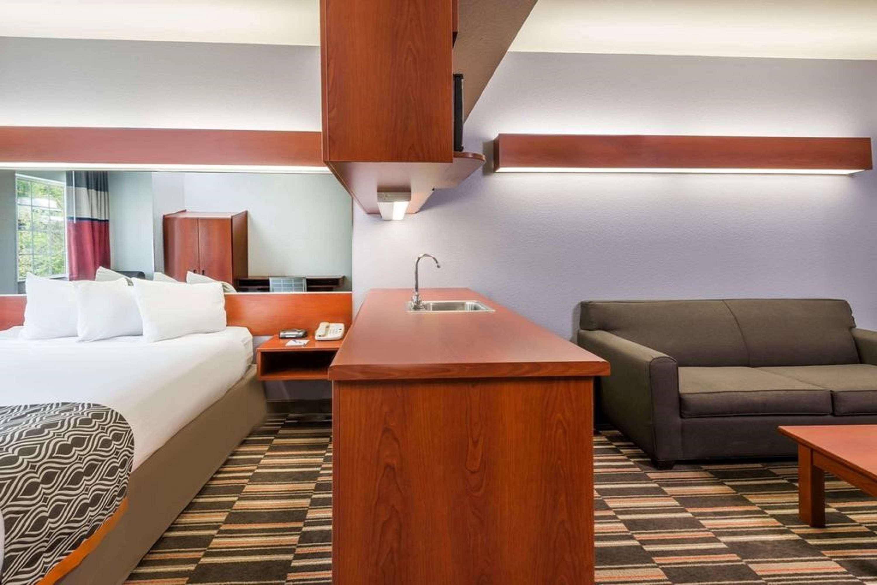 Sonesta Essential Morgantown Hotel Exterior photo